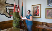 Sasha Robinson with scholarship cheque 24 Aug 12